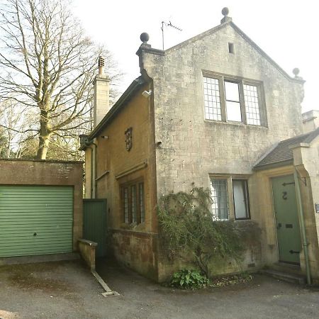 Entire Victorian Lodge In A Privately Gated Estate With Secure Parking For Two Cars And A Newly Refurbished Bathroom Exteriér fotografie