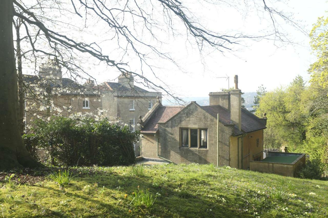 Entire Victorian Lodge In A Privately Gated Estate With Secure Parking For Two Cars And A Newly Refurbished Bathroom Exteriér fotografie